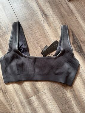 SKIMS Ribbed Seamless Scoop Sports Bra - Charcoal